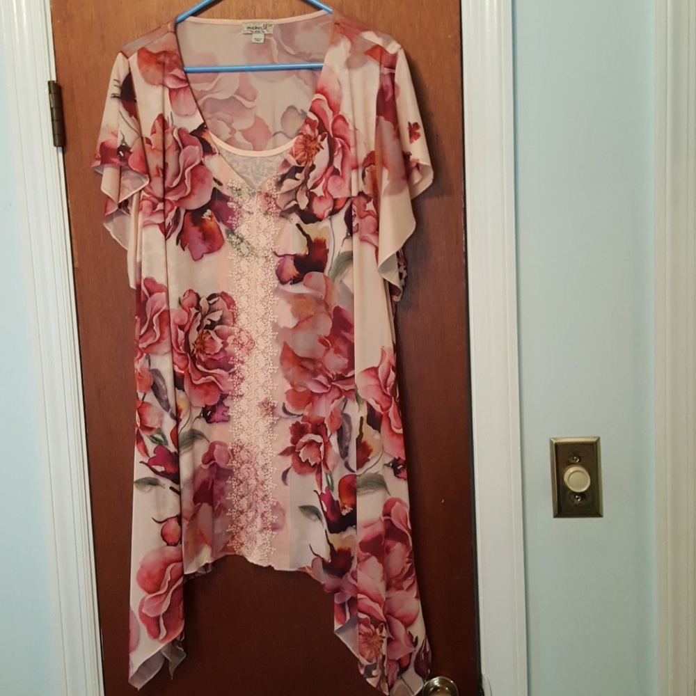 Handkerchief hem top